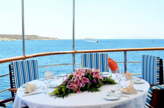 Callisto Outdoor Dining Area SMALL